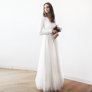 Ivory maxi tulle dress with long sleeves